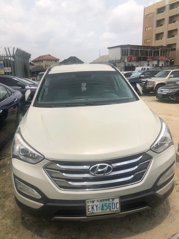 Main image of 2013 Hyundai Santa Fe